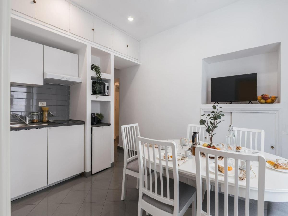 The Rent - Two-bedroom In Colosseum Area Apartment Rom